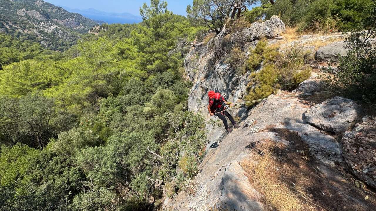 Muğla'da Yüksekten Düşen Vatandaş Hayatını Kaybetti 2